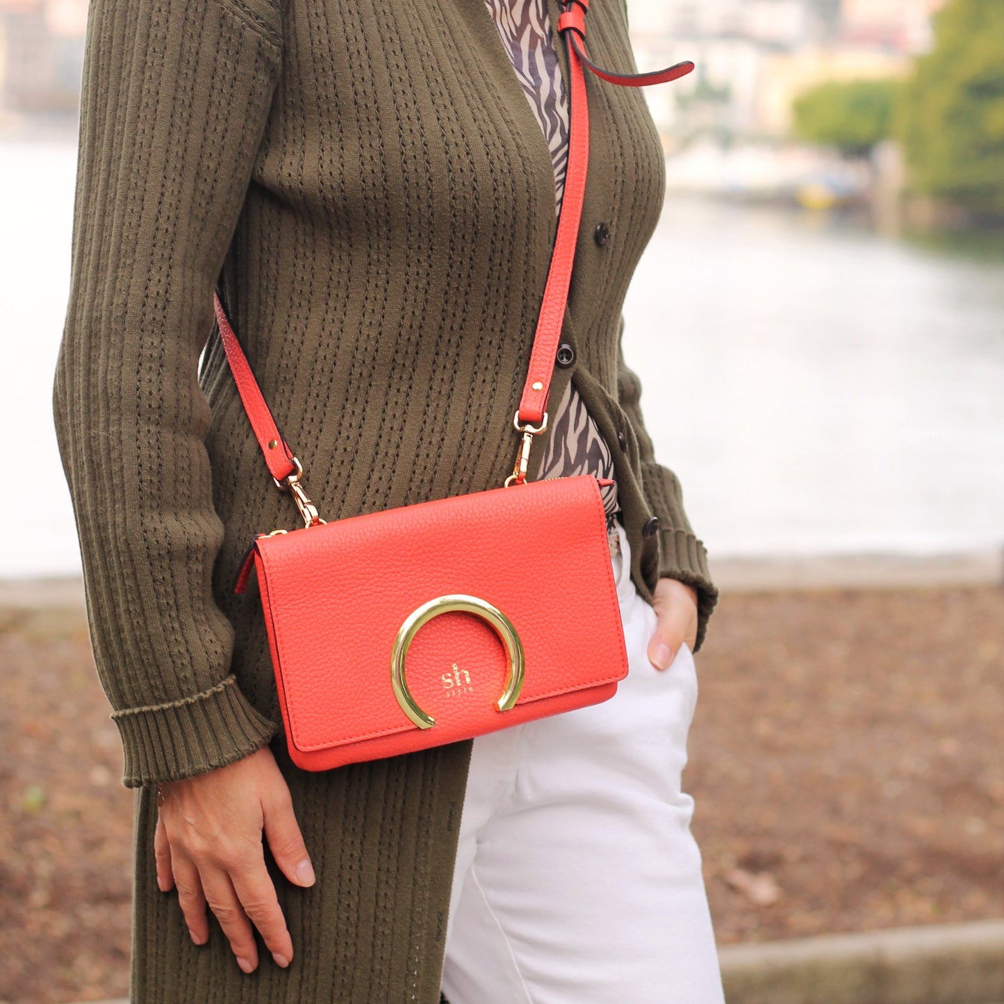 CUTE sac en cuir souple avec bandoulière