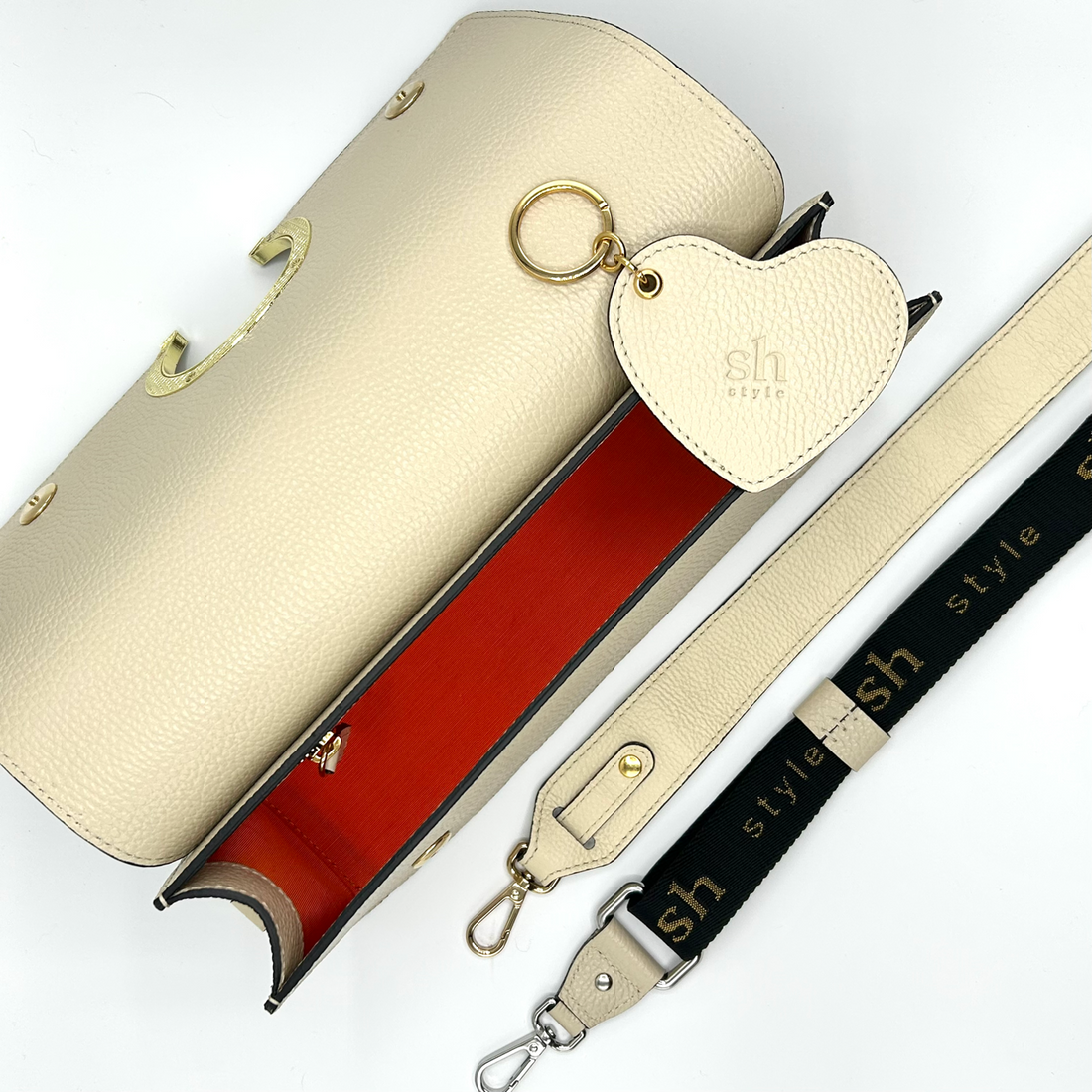 ✨ Lusso Consapevole: La nostra CHIC Baguette detta già la tendenza (Pantone 2026)